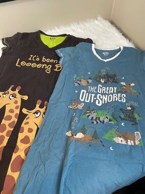 Two Lazy One Night Shirts Giraffes and Bears Small Medium